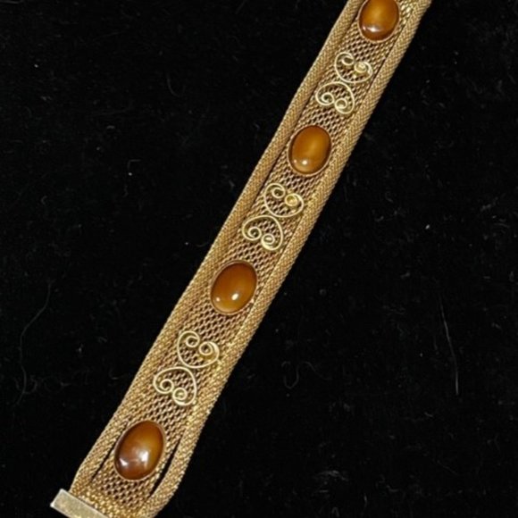 Celebrity NY Vintage gold tone mesh Tiger Eye bracelet signed - Picture 2 of 8